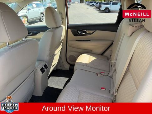 Used 2017 Nissan Rogue SV w/ SV Premium Package AWD/4WD image 15