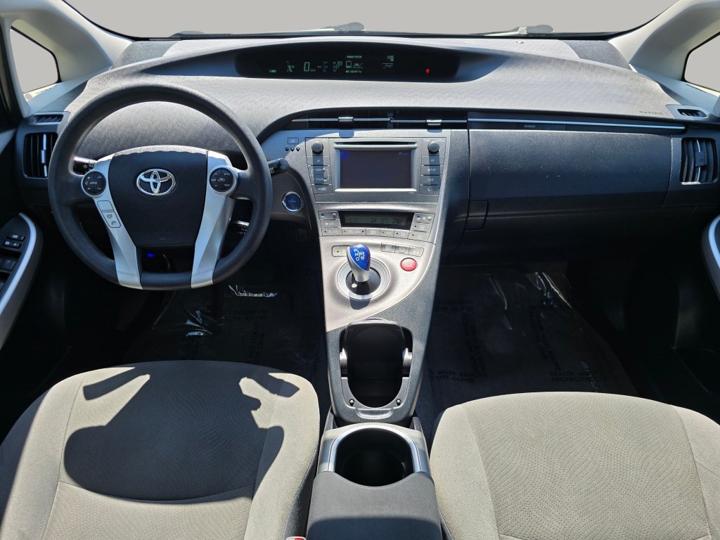 Used 2015 Toyota Prius Two FWD image 2