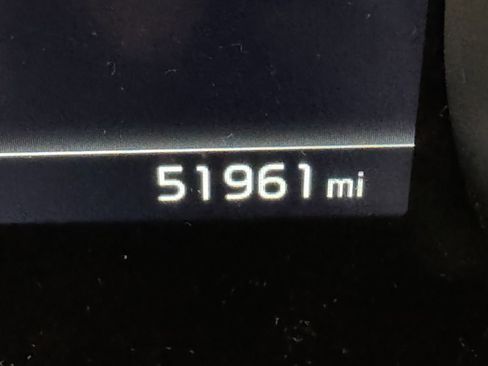 Used 2024 Kia Carnival LX image 20