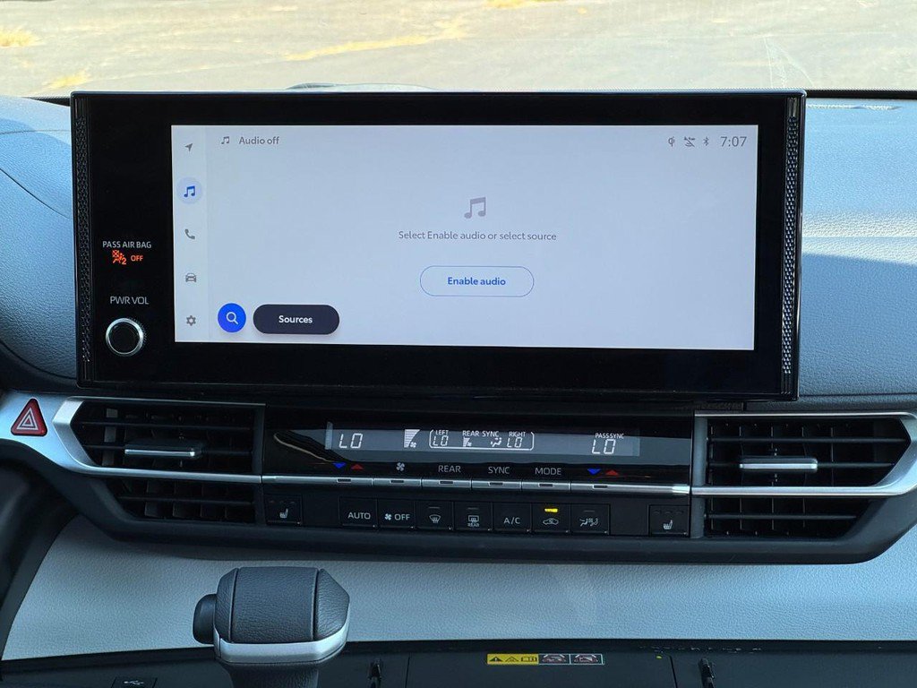 Used 2026 Toyota Sienna XLE FWD image 21
