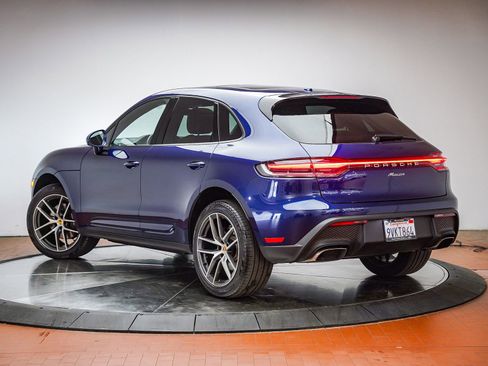 Certified 2025 Porsche Macan AWD/4WD image 3