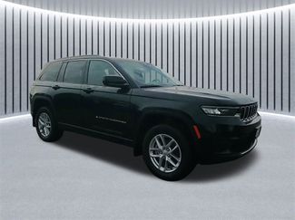 New 2025 Jeep Grand Cherokee Laredo X w/ Luxury Tech Group I video 2
