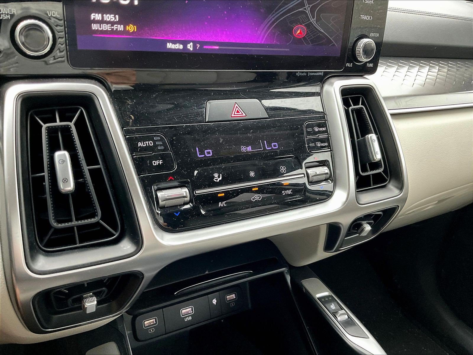 Used 2023 Kia Sorento S w/ Panoramic Sunroof Package FWD image 15