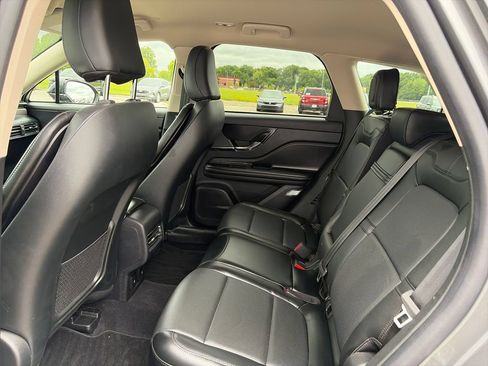 Used 2023 Lincoln Corsair Reserve AWD/4WD image 26