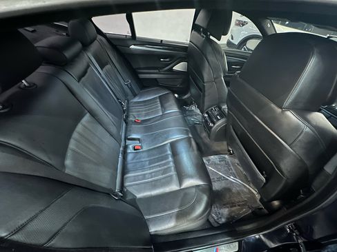 Used 2013 BMW M5 w/ Executive Pkg image 15