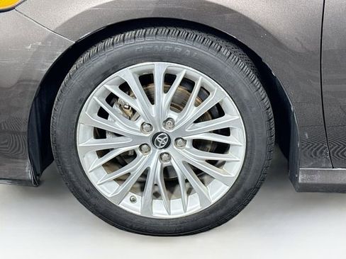 Used 2019 Toyota Camry XLE image 31