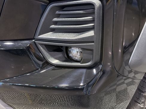 Used 2024 Chevrolet Colorado Z71 w/ Z71 Convenience Package 2 AWD/4WD image 14