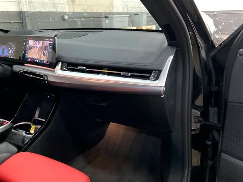 Used 2024 BMW X1 M35i w/ Premium Package image 18