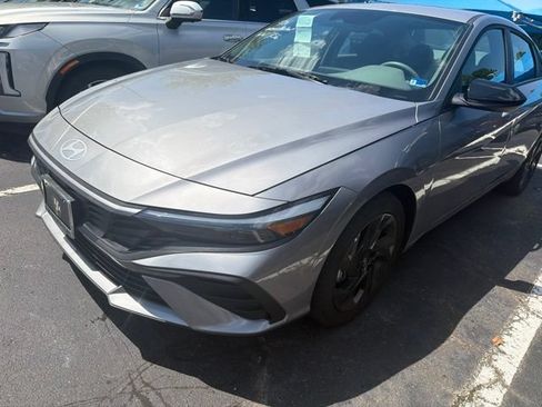 Used 2026 Hyundai Elantra Sport FWD image 5