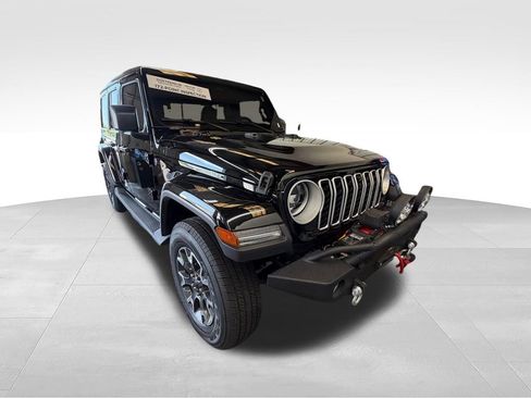 Used 2026 Jeep Wrangler Unlimited Sahara AWD/4WD image 9