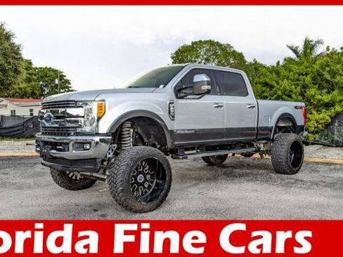 Used 2017 Ford F250 Lariat w/ Chrome Package image 1