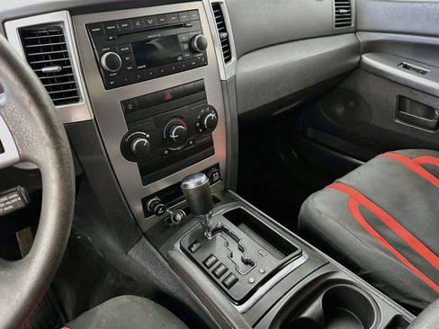 Used 2008 Jeep Grand Cherokee Laredo AWD/4WD image 24