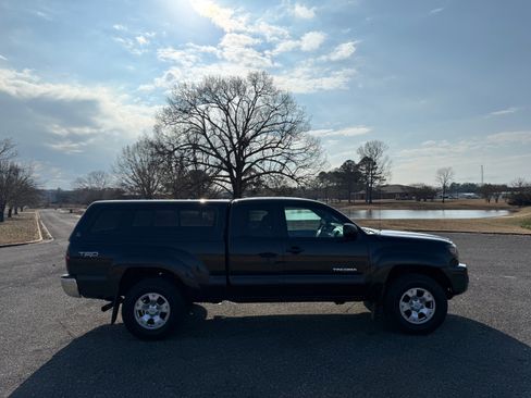 Used 2010 Toyota Tacoma 4x4 Access Cab V6 image 6