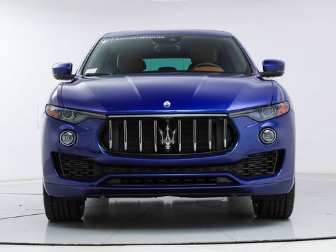 Certified 2023 Maserati Levante GT AWD/4WD image 8