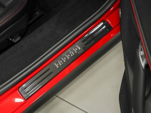 Used 2022 Ferrari SF90 Spider image 35