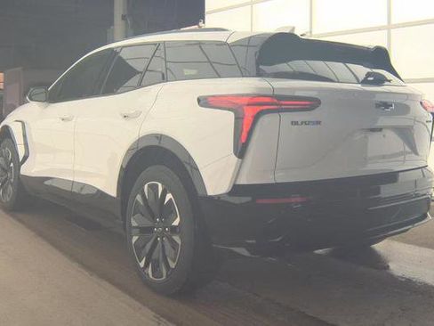 Used 2024 Chevrolet Blazer EV RS image 4