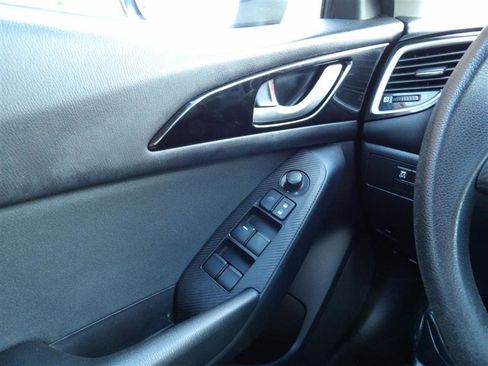 Used 2014 MAZDA MAZDA3 i Sport image 20