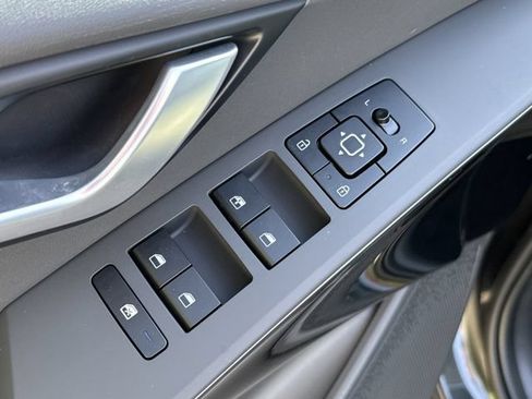 New 2026 Kia Niro EX FWD image 7