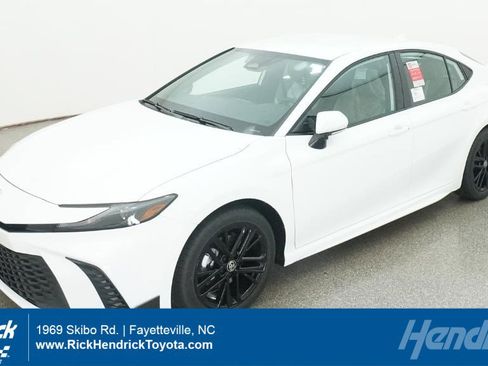 New 2026 Toyota Camry SE FWD image 1