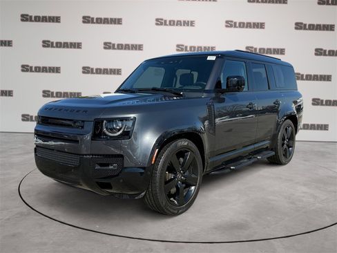 Used 2025 Land Rover Defender 130 X-Dynamic SE image 1