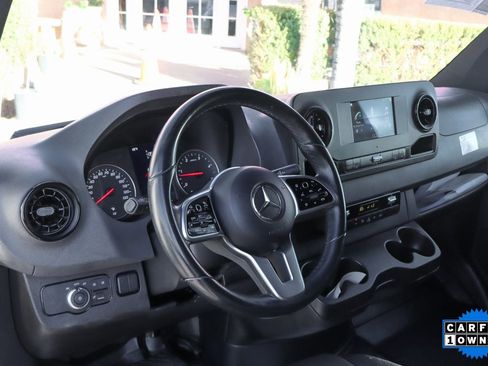 Used 2022 Mercedes-Benz Sprinter 2500 image 17