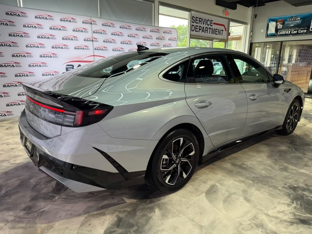 Used 2025 Hyundai Sonata SEL FWD image 9