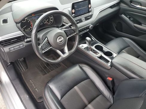 Used 2024 Nissan Altima 2.5 SR FWD image 19