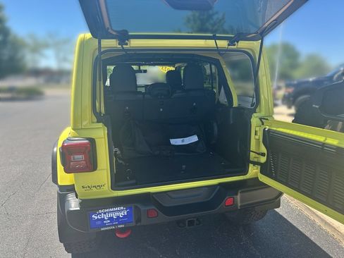 Used 2023 Jeep Wrangler Unlimited Rubicon w/ Xtreme Recon 35" Tire Package AWD/4WD image 19