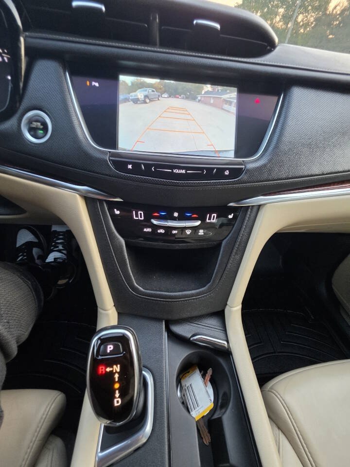 Used 2017 Cadillac XT5 Luxury w/ Driver Awareness Package AWD/4WD image 18