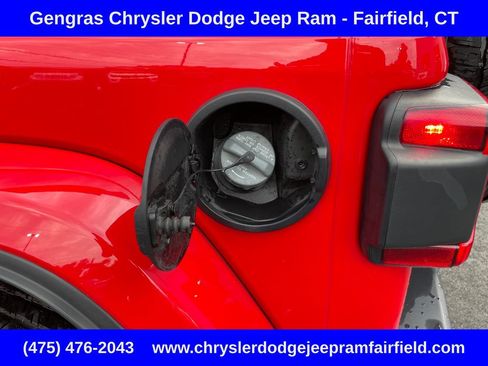 Certified 2025 Jeep Wrangler Unlimited Sahara AWD/4WD image 36