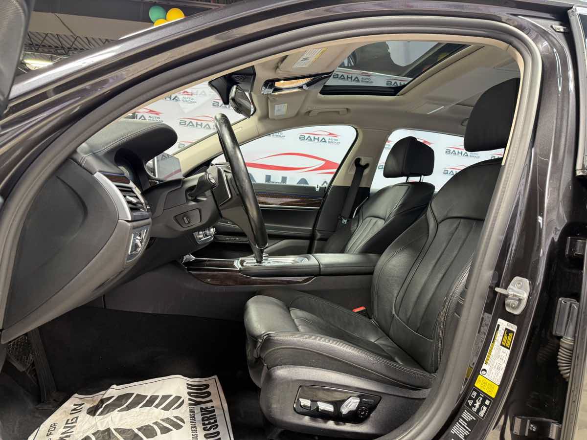 Used 2020 BMW 740i xDrive w/ Cold Weather Package AWD/4WD image 33