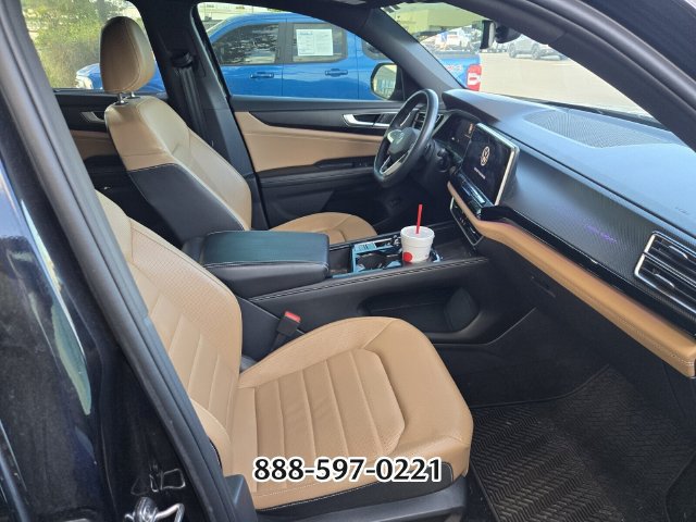 Used 2024 Volkswagen Atlas Cross Sport SEL R-Line AWD/4WD image 10