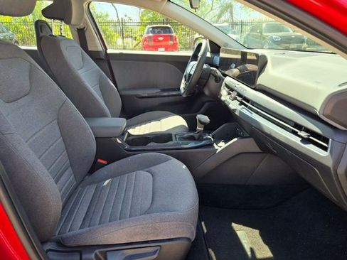 Used 2025 Kia K4 EX FWD image 18