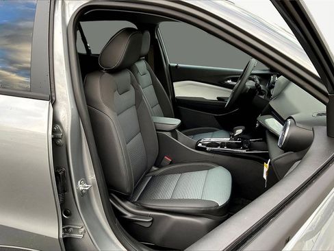 New 2026 Chevrolet Trax LT image 13