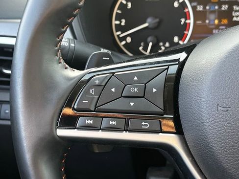 Used 2025 Nissan Altima 2.5 SR image 13