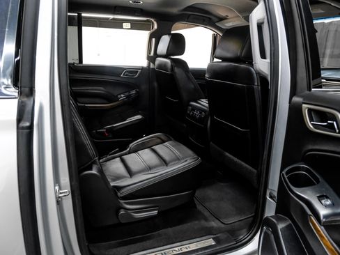 Used 2020 GMC Yukon XL Denali RWD image 41