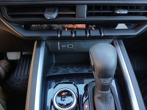 Used 2024 Chevrolet Colorado Trail Boss image 38