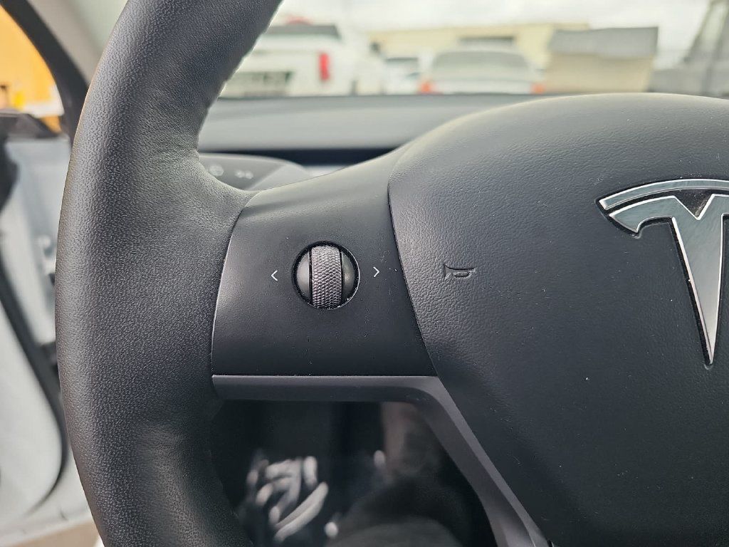 Used 2023 Tesla Model 3 Standard Range RWD image 18