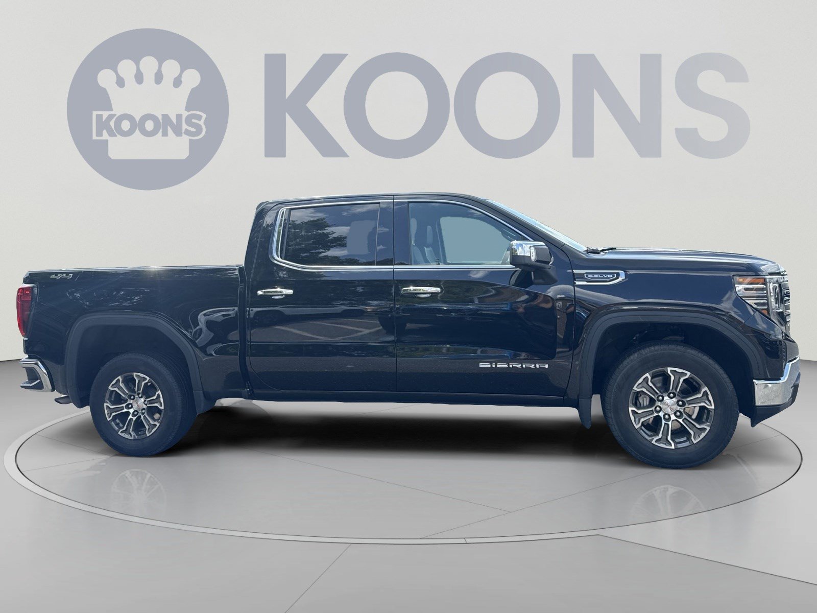 Used 2025 GMC Sierra 1500 SLT AWD/4WD image 7