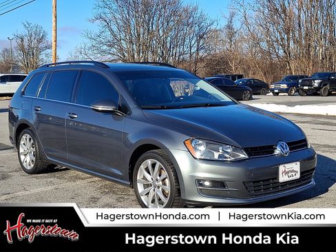 Used 2016 Volkswagen Golf SE image 1