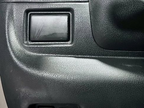 Used 2015 Nissan Versa S Plus image 11