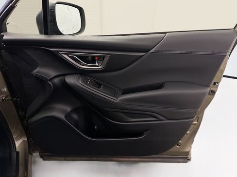 Used 2024 Subaru Forester Premium image 33