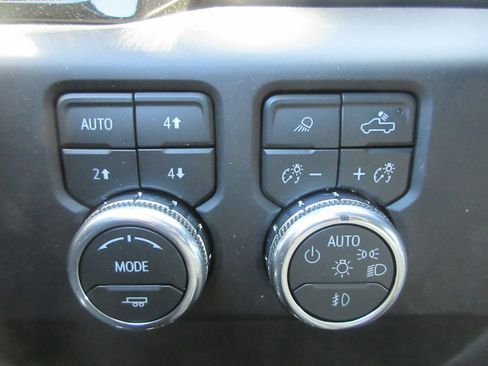 New 2026 GMC Sierra 1500 AT4 AWD/4WD image 18