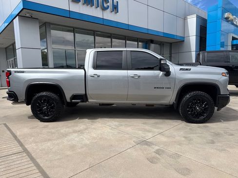 Used 2025 Chevrolet Silverado 2500 LT w/ Trail Boss Package AWD/4WD image 6