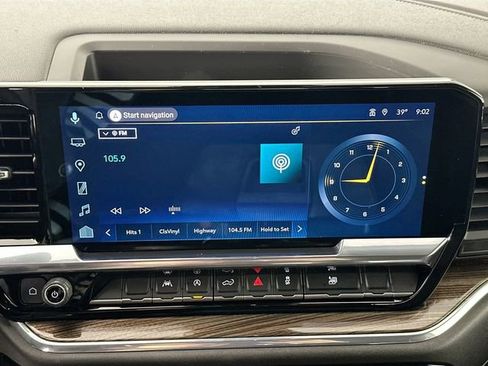 Used 2024 Chevrolet Silverado 1500 LT image 11