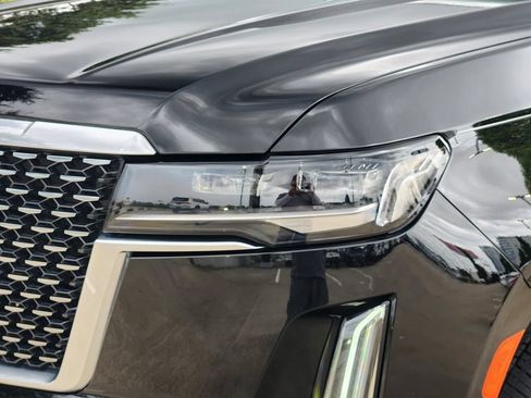 Used 2022 Cadillac Escalade Premium Luxury AWD/4WD image 9