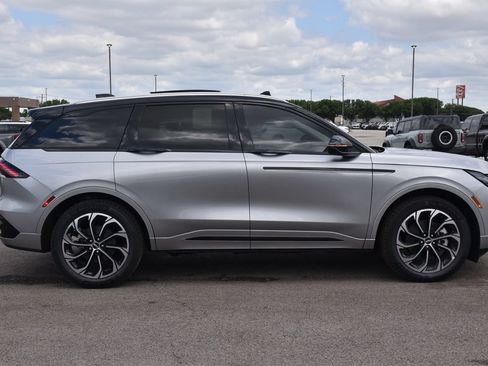 New 2026 Lincoln Nautilus Reserve AWD/4WD image 5