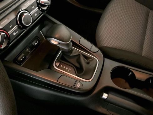 Certified 2025 Kia Soul LX w/ LX Technology Package image 17