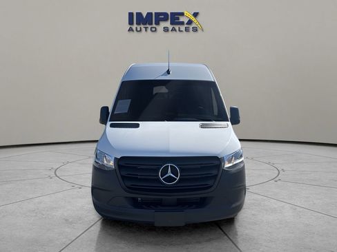 Used 2025 Mercedes-Benz Sprinter 2500 image 8