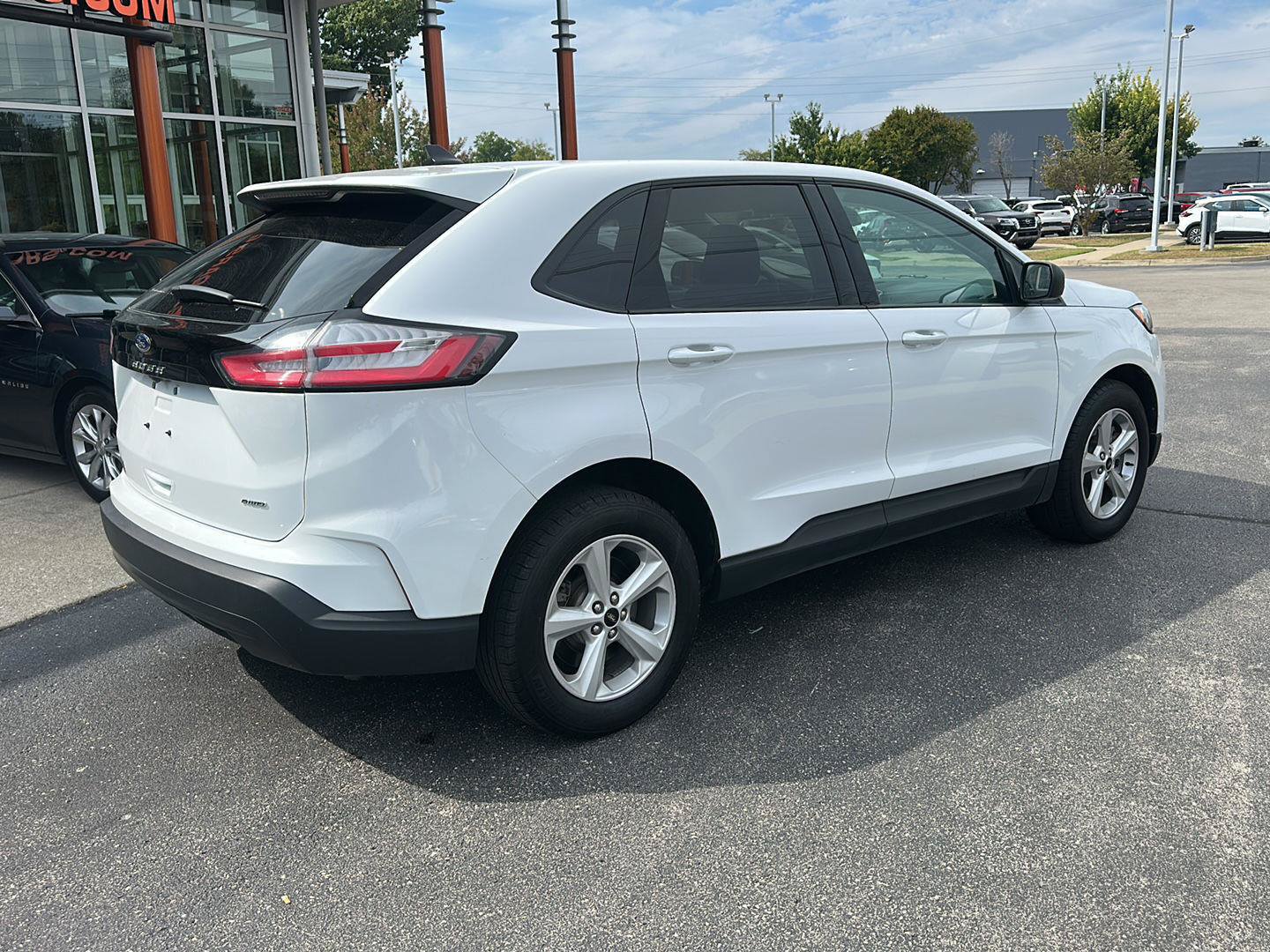 Used 2024 Ford Edge SE AWD/4WD image 3